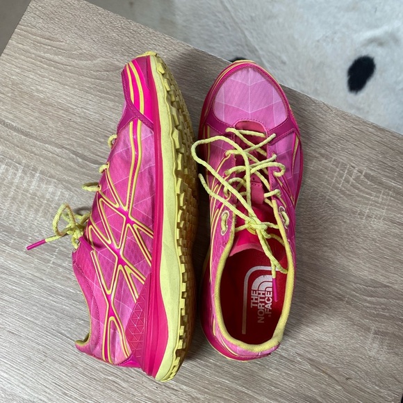 The North Face Ultra TR II Women's Trail Running Shoes Glo Pink, Chiffon Yellow - Picture 9 of 12